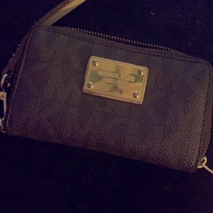 Micheal Kors wristlet wallet